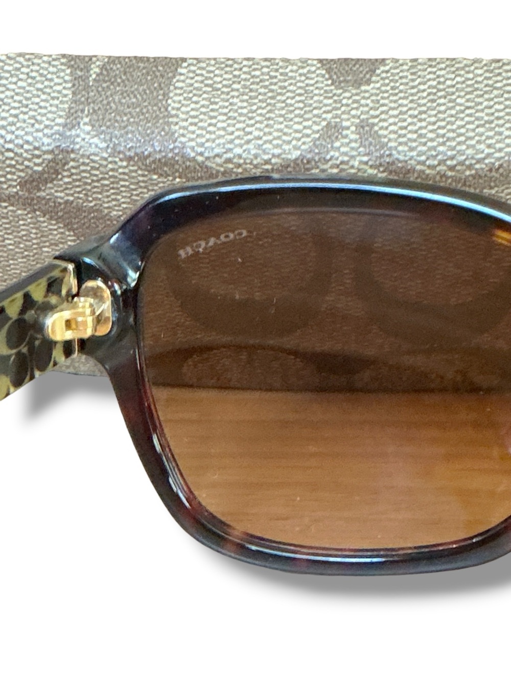 Coach HC 8232 (L1010) 550713 Dark Tortoise Sunglasses with Case - Picture 11 of 12